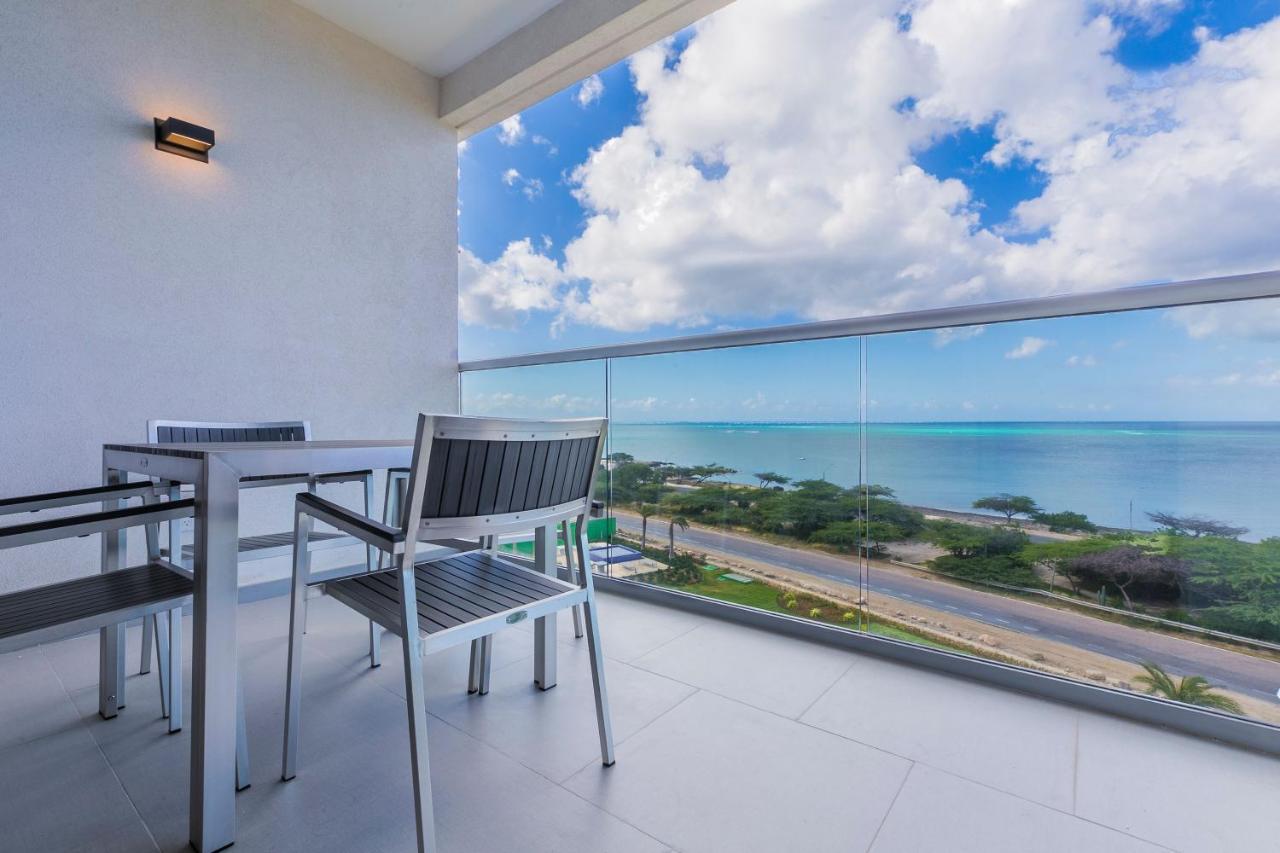 Azure Beach Residences Palm Beach Екстер'єр фото