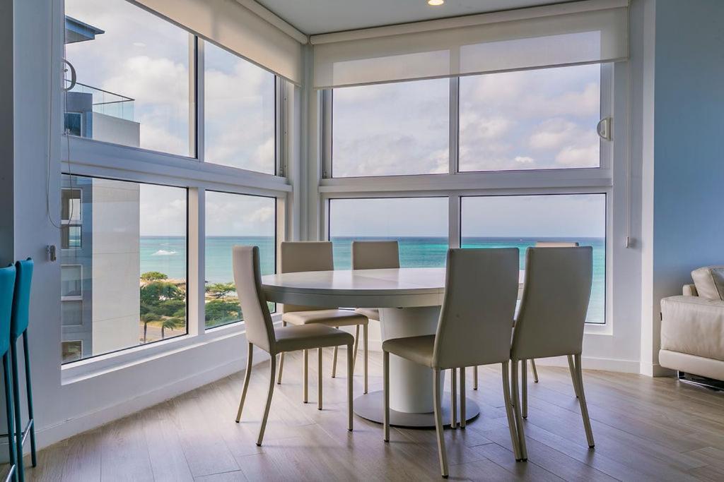 Azure Beach Residences Palm Beach Екстер'єр фото
