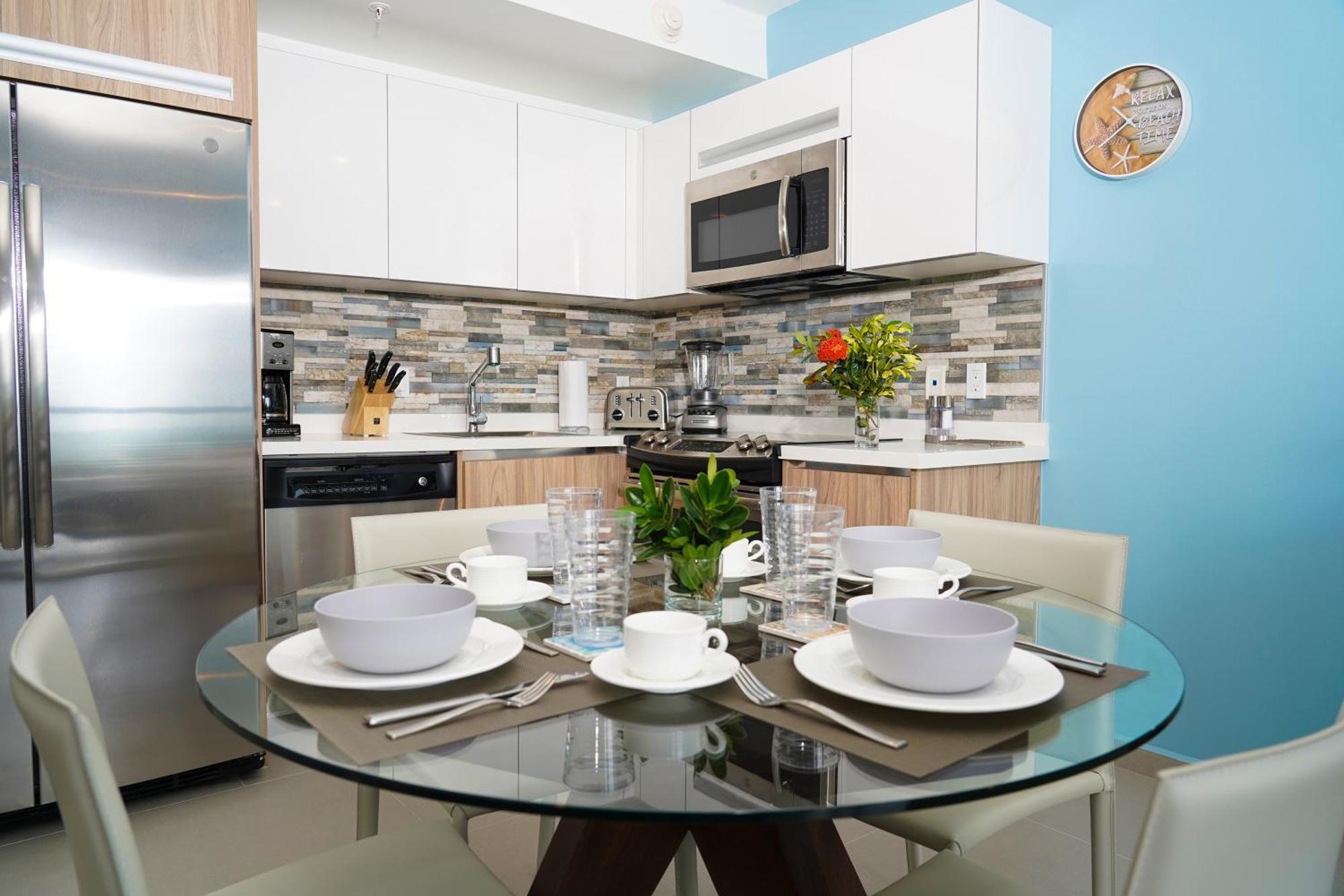 Azure Beach Residences Palm Beach Екстер'єр фото