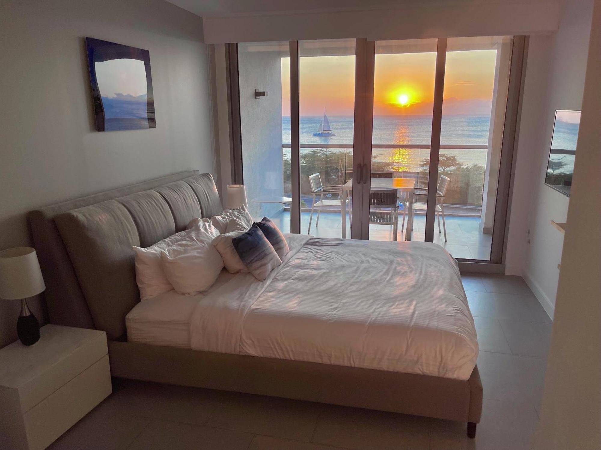 Azure Beach Residences Palm Beach Екстер'єр фото