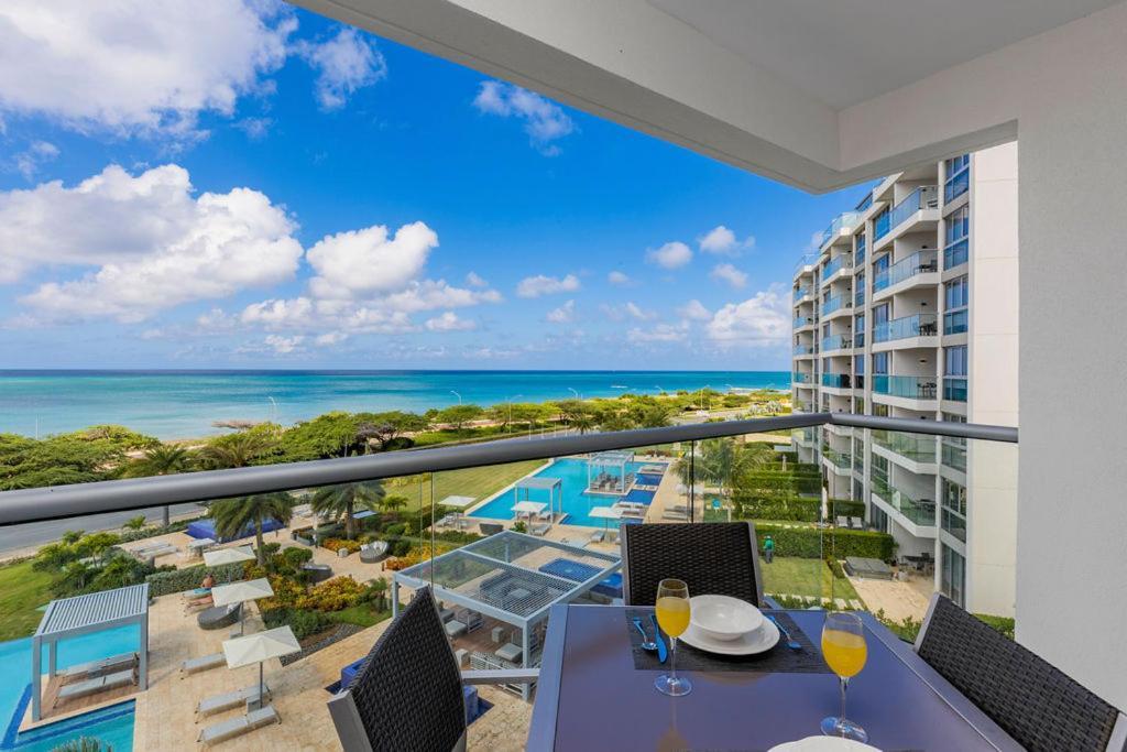 Azure Beach Residences Palm Beach Екстер'єр фото