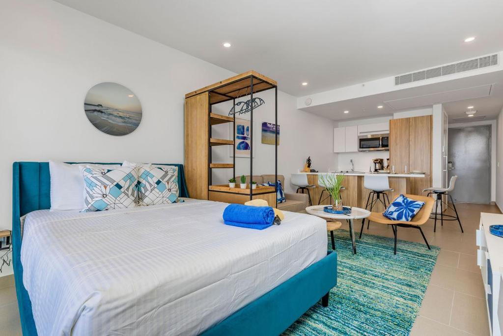 Azure Beach Residences Palm Beach Екстер'єр фото