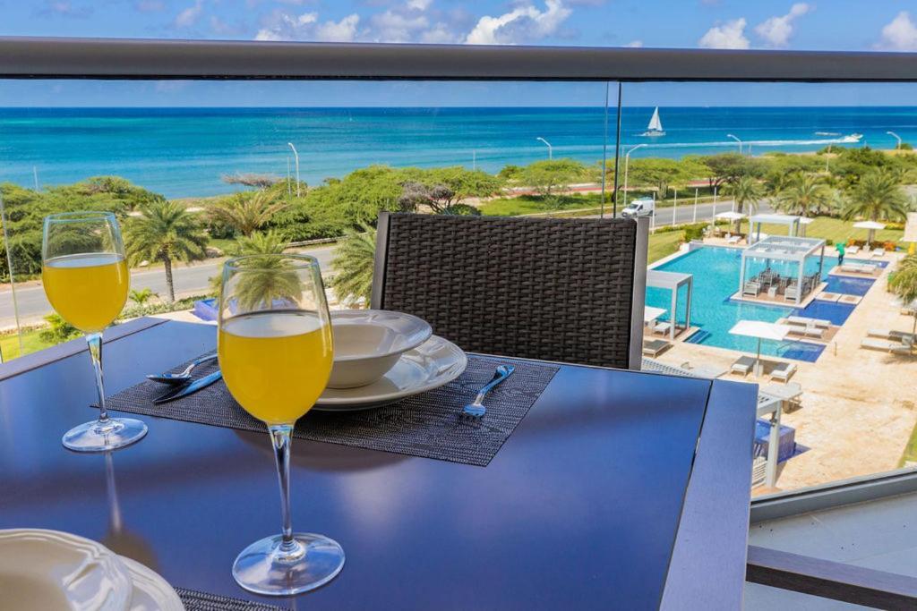 Azure Beach Residences Palm Beach Екстер'єр фото
